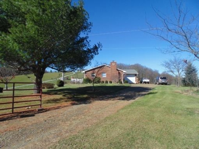 Brick Ranch In The Country for Sale at Absolute Auction! - image 4