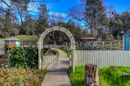 Grass Valley California Country Home For Sale - image 17
