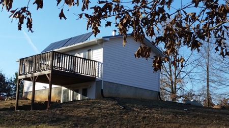 Close to Town & Amenities - Prepper Home! - image 4