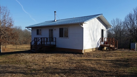 Close to Town & Amenities - Prepper Home! - image 5