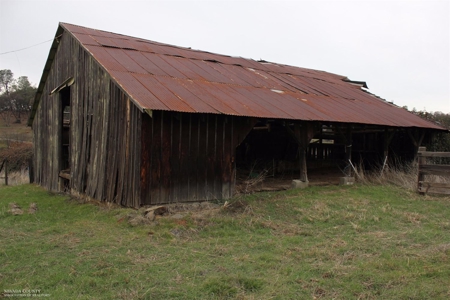 Historic 35 Acre Cattle Ranch in Grass Valley - image 19