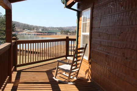 Cherokee Lakefront Log Cabin For Sale East Tennessee - image 2