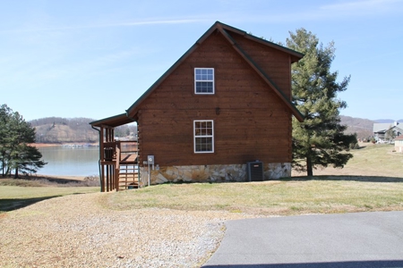 Cherokee Lakefront Log Cabin For Sale East Tennessee - image 4