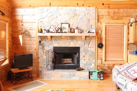 Cherokee Lakefront Log Cabin For Sale East Tennessee - image 8