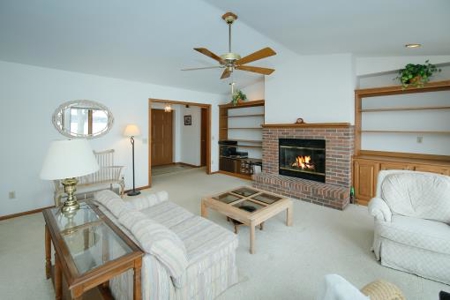 Spacious Wall Lake Lakefront Home - image 7