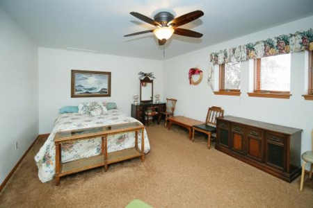 Spacious Wall Lake Lakefront Home - image 9