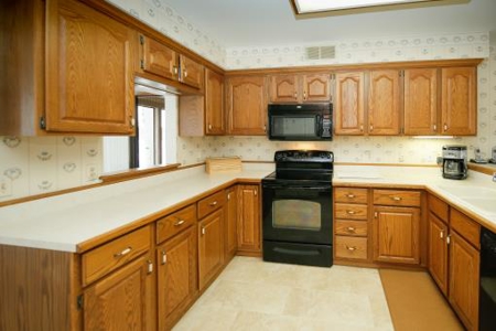 Spacious Wall Lake Lakefront Home - image 18