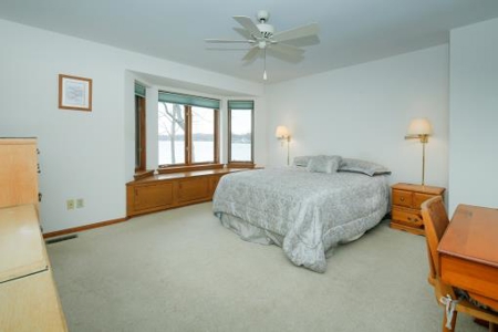 Spacious Wall Lake Lakefront Home - image 14