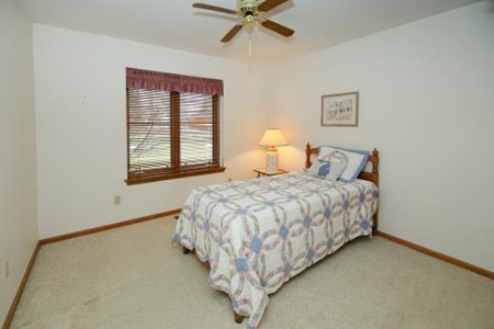 Spacious Wall Lake Lakefront Home - image 26
