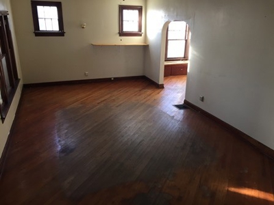 Absolute! 2 Story, 4 Br, 1 Bath, Basement - image 2