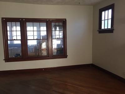 Absolute! 2 Story, 4 Br, 1 Bath, Basement - image 8