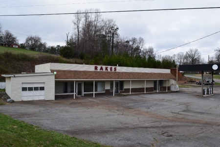 Store at Philpott Lake for Sale at Auction! - image 1