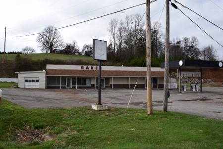 Store at Philpott Lake for Sale at Auction! - image 3