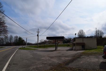 Store at Philpott Lake for Sale at Auction! - image 9