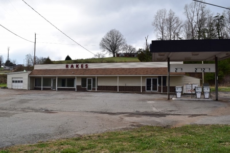 Store at Philpott Lake for Sale at Auction! - image 14