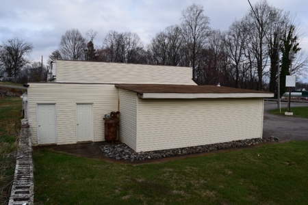 Store at Philpott Lake for Sale at Auction! - image 18