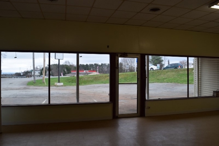 Store at Philpott Lake for Sale at Auction! - image 27
