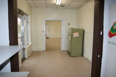 Store at Philpott Lake for Sale at Auction! - image 34