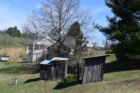 Country Home and Acreage for Sale in Floyd VA! - image 9