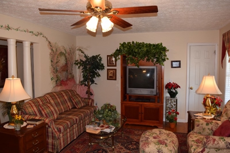 Country Home and Acreage for Sale in Floyd VA! - image 43