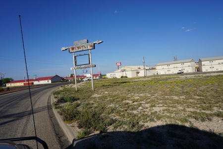 Fort Stockton's Business 10 Commercial Lot - image 2