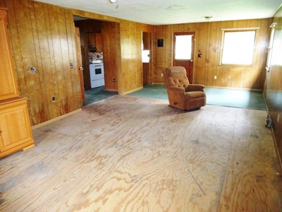 Home with minimum opening bid for auction in Valley Falls - image 5