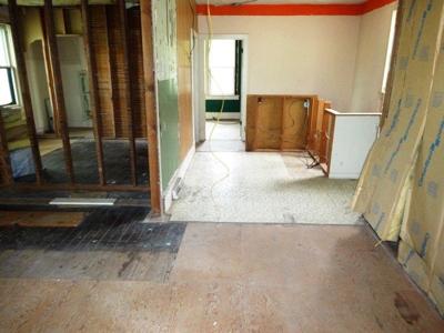Home with minimum opening bid for auction in Valley Falls - image 15