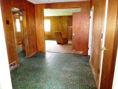 Home with minimum opening bid for auction in Valley Falls - image 19
