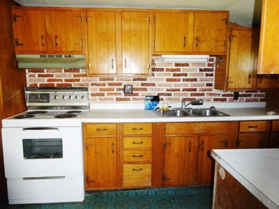 Home with minimum opening bid for auction in Valley Falls - image 20