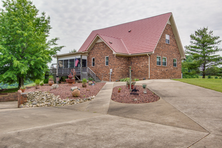 Tn Brick A-Frame Home For Sale In Giles County Lynnville Tn - image 2