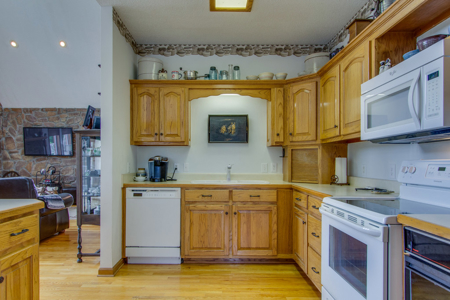 Tn Brick A-Frame Home For Sale In Giles County Lynnville Tn - image 12
