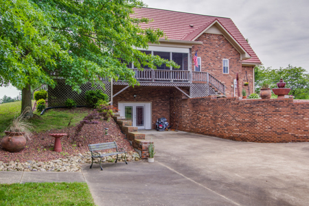 Tn Brick A-Frame Home For Sale In Giles County Lynnville Tn - image 25