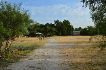 River Front Home With Outdoor Pavilion On 7 Acres In West Tx - image 2