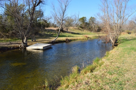 River Front Home With Outdoor Pavilion On 7 Acres In West Tx - image 5