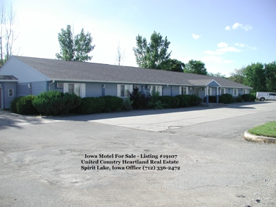 Iowa Motel For Sale - 40 Rooms - image 1