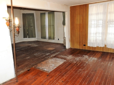 Criss Real Estate Auction - image 18