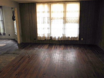 Criss Real Estate Auction - image 17