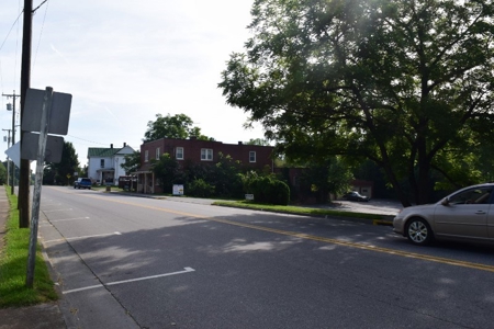 Commercial Building in Floyd VA for Sale at Auction! - image 9