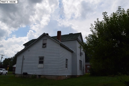 2 Story 1900's Farmhouse for Sale at Auction in Floyd VA! - image 17