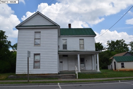2 Story 1900's Farmhouse for Sale at Auction in Floyd VA! - image 1