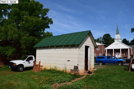 2 Story 1900's Farmhouse for Sale at Auction in Floyd VA! - image 6