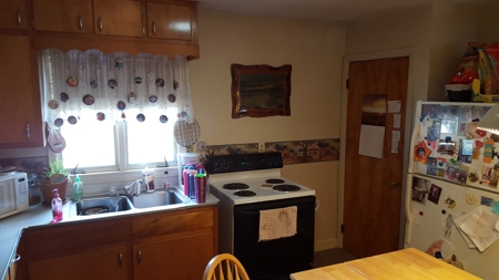 2BR efficient home w/ modern conveniences - image 3