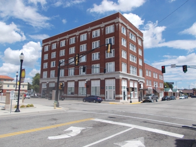 Commercial Office Space & Apartments in Miami, Oklahoma - image 3