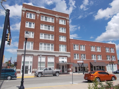 Commercial Office Space & Apartments in Miami, Oklahoma - image 5