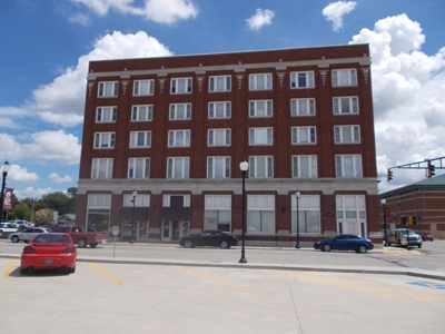 Commercial Office Space & Apartments in Miami, Oklahoma - image 2