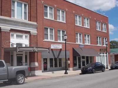 Commercial Office Space & Apartments in Miami, Oklahoma - image 6