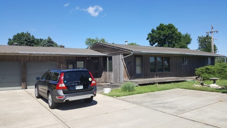 Online Only Absolute Auction Independence, MO Home on 40Hwy - image 6