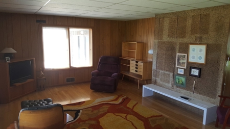 Online Only Absolute Auction Independence, MO Home on 40Hwy - image 1