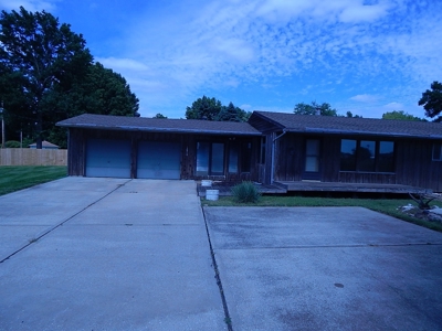 Online Only Absolute Auction Independence, MO Home on 40Hwy - image 11
