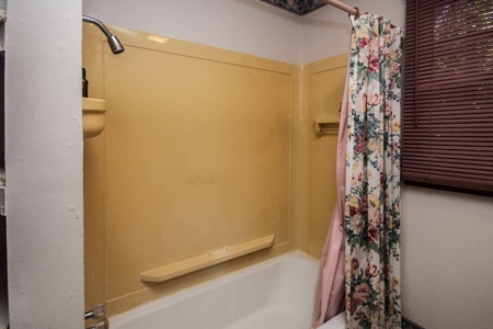 Rental or Vacation Home In Cherokee Village AR For Sale - image 12